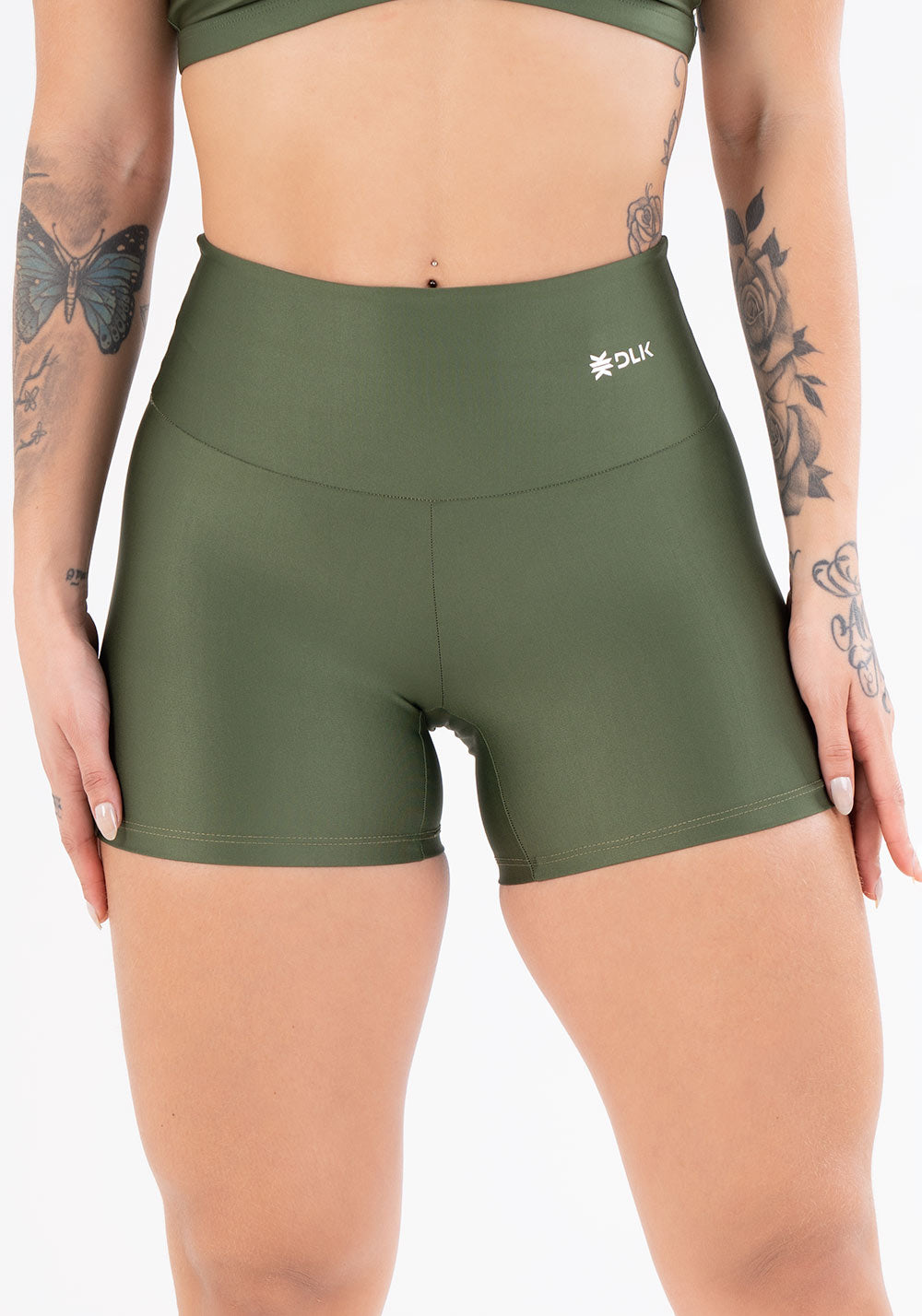 Short Equilibrium Verde Militar com Cós Largo Dlk