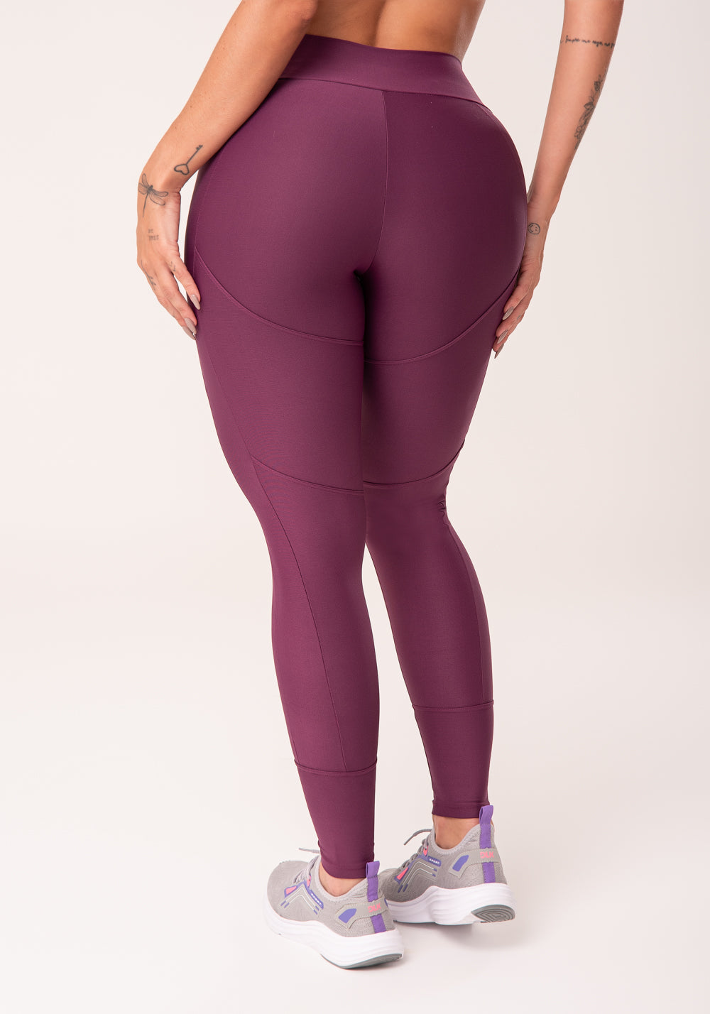 Calça Legging Vinho Com Recortes Levanta Bumbum Básica Dlk
