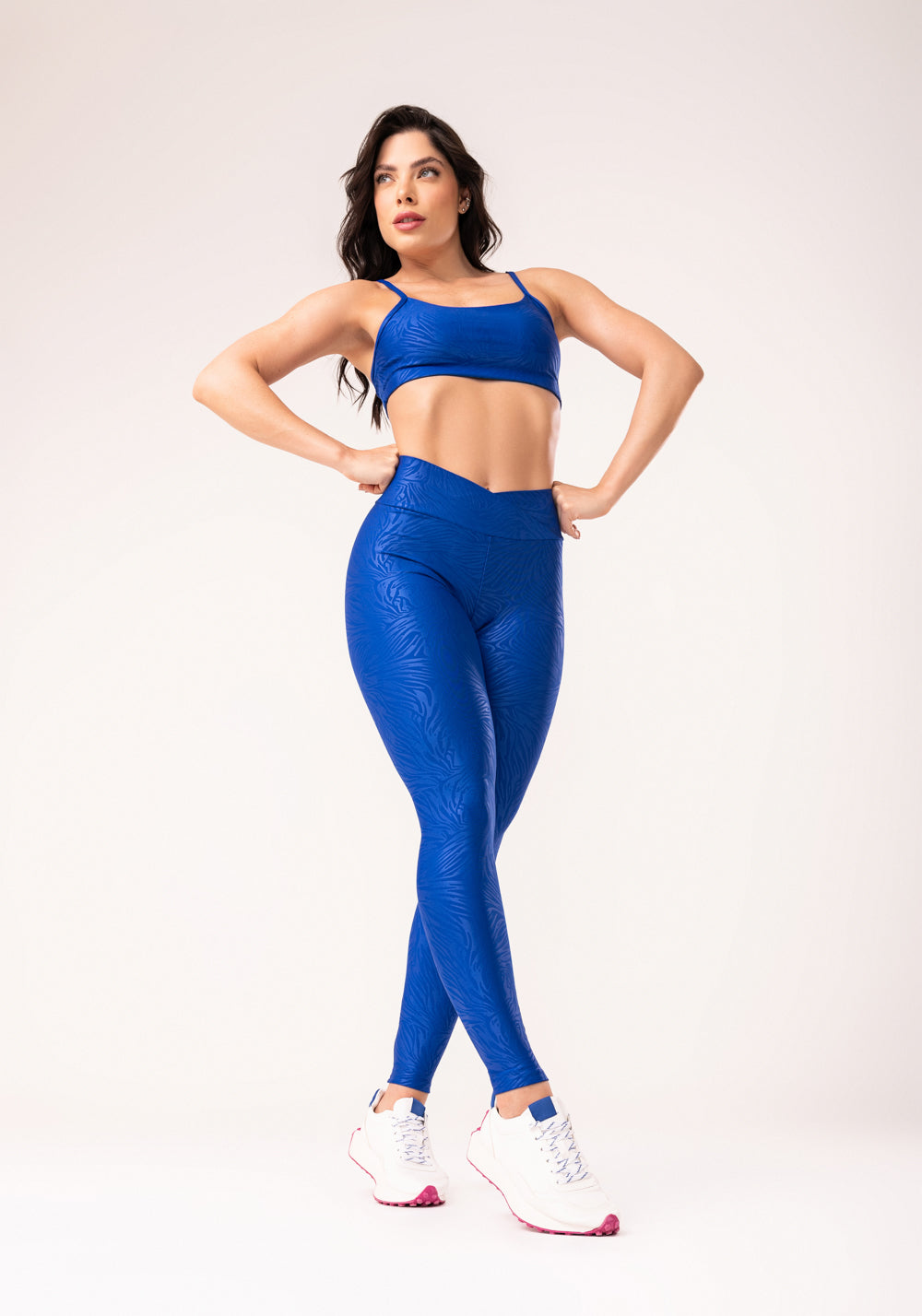 Calça Legging Shine Azul Texturizada Com Cós Transpassado Dlk
