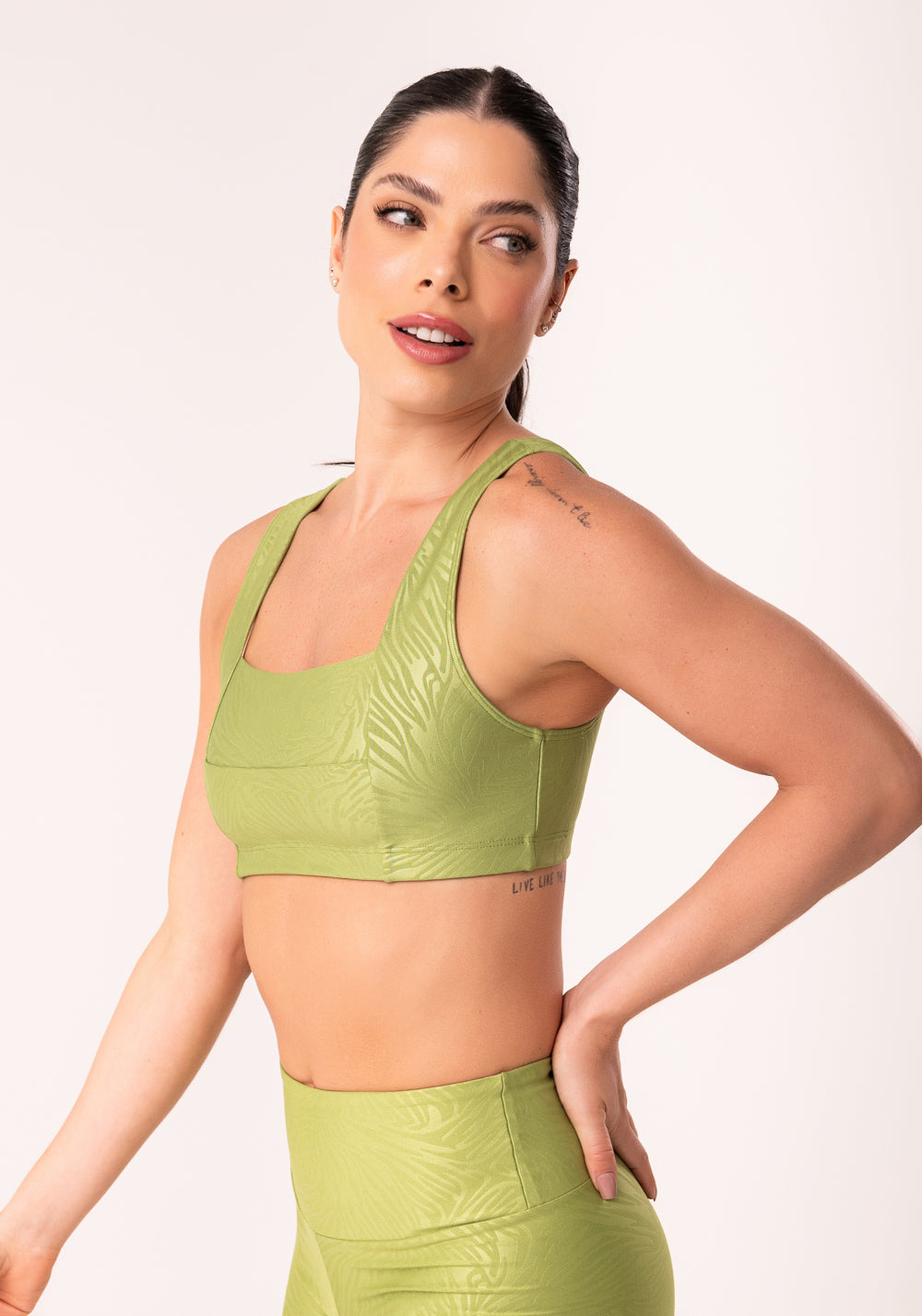 Top Shine Verde Texturizado Decote Reto Dlk