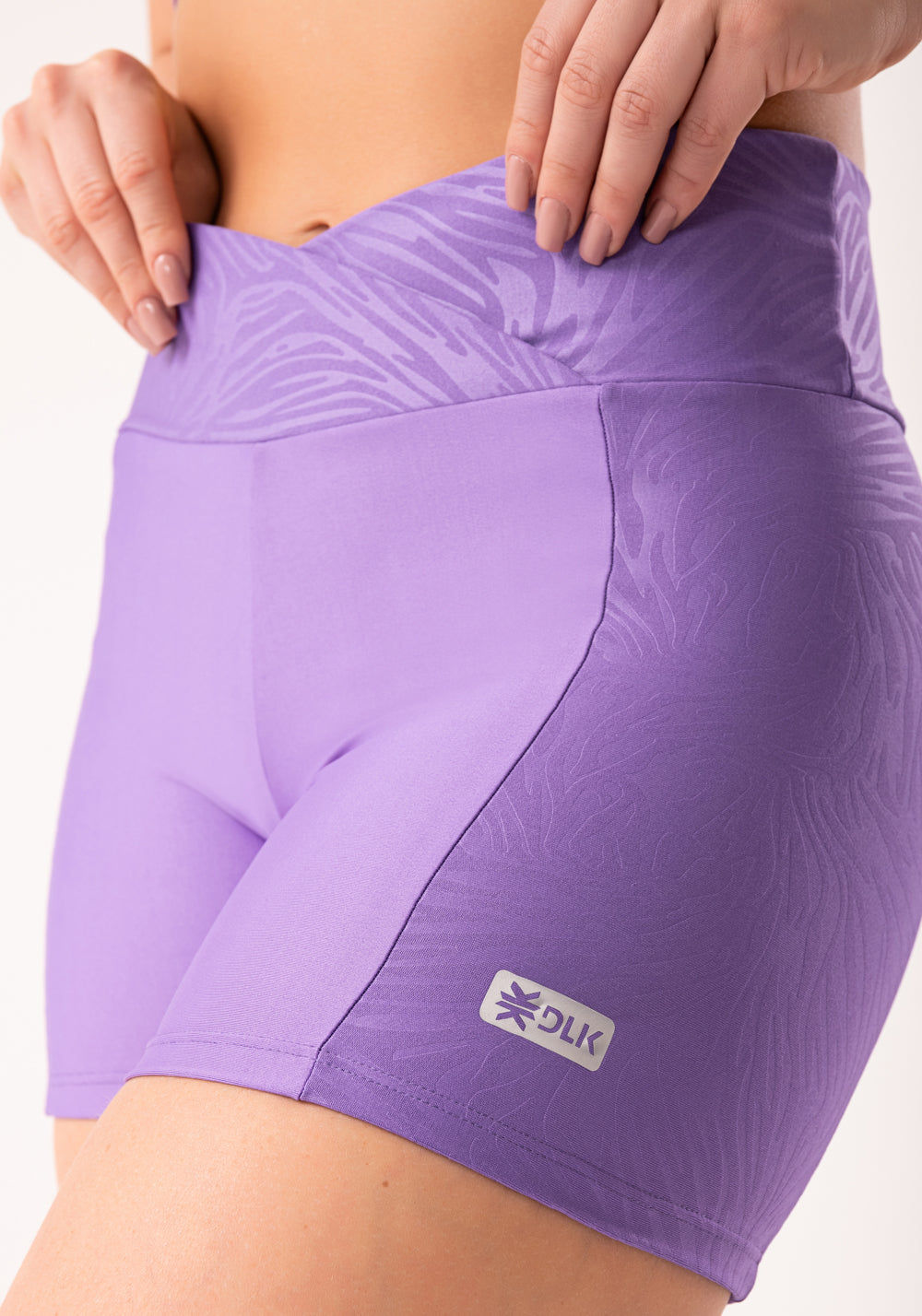 Short Shine Lilás Texturizado Com Cós Transpassado Dlk