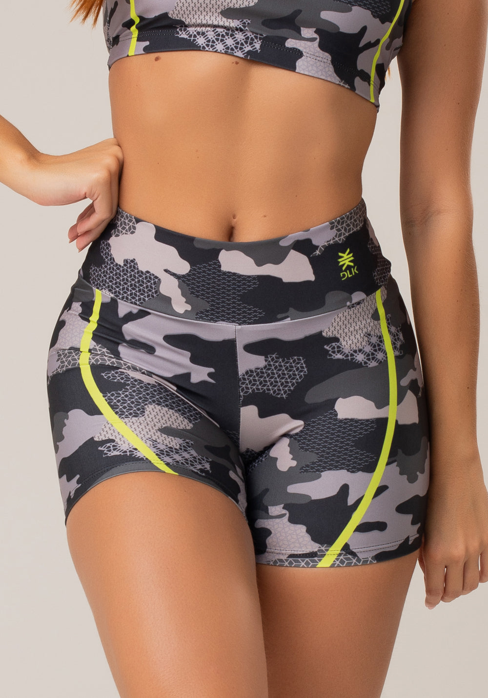 Short Fitness Feminino New Printed Estampado Camuflado Cinza Dlk