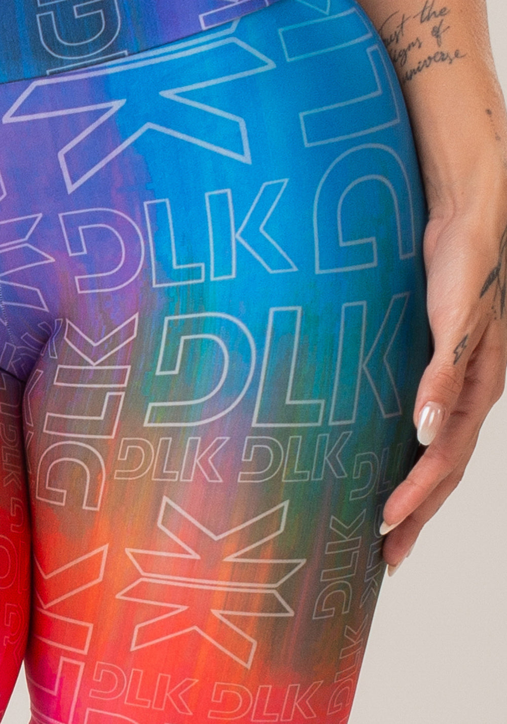Bermuda Printed Estampado Degradê Logomania Dlk