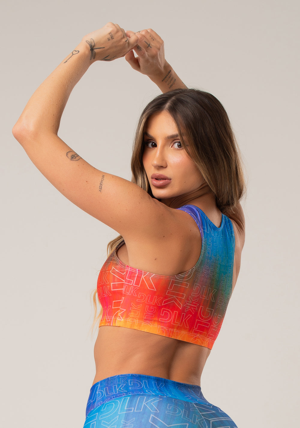 Top Fitness Feminino Nadador New Printed Estampado Degradê Logomania Dlk