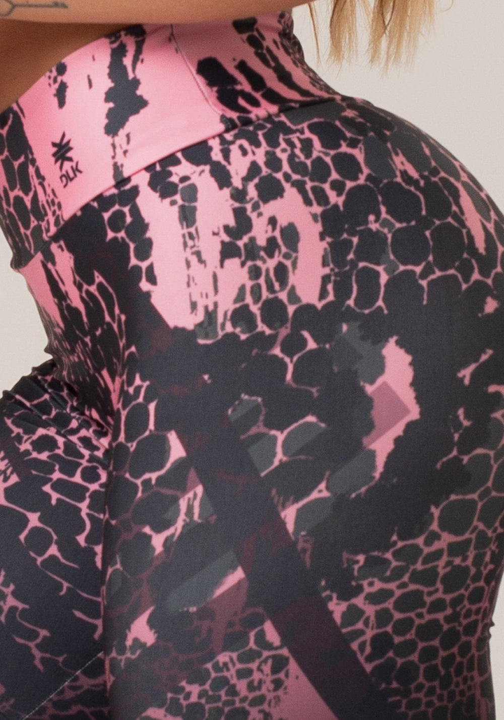 Bermuda Fitness Feminina New Printed Estampada Degradê Cobra Dlk