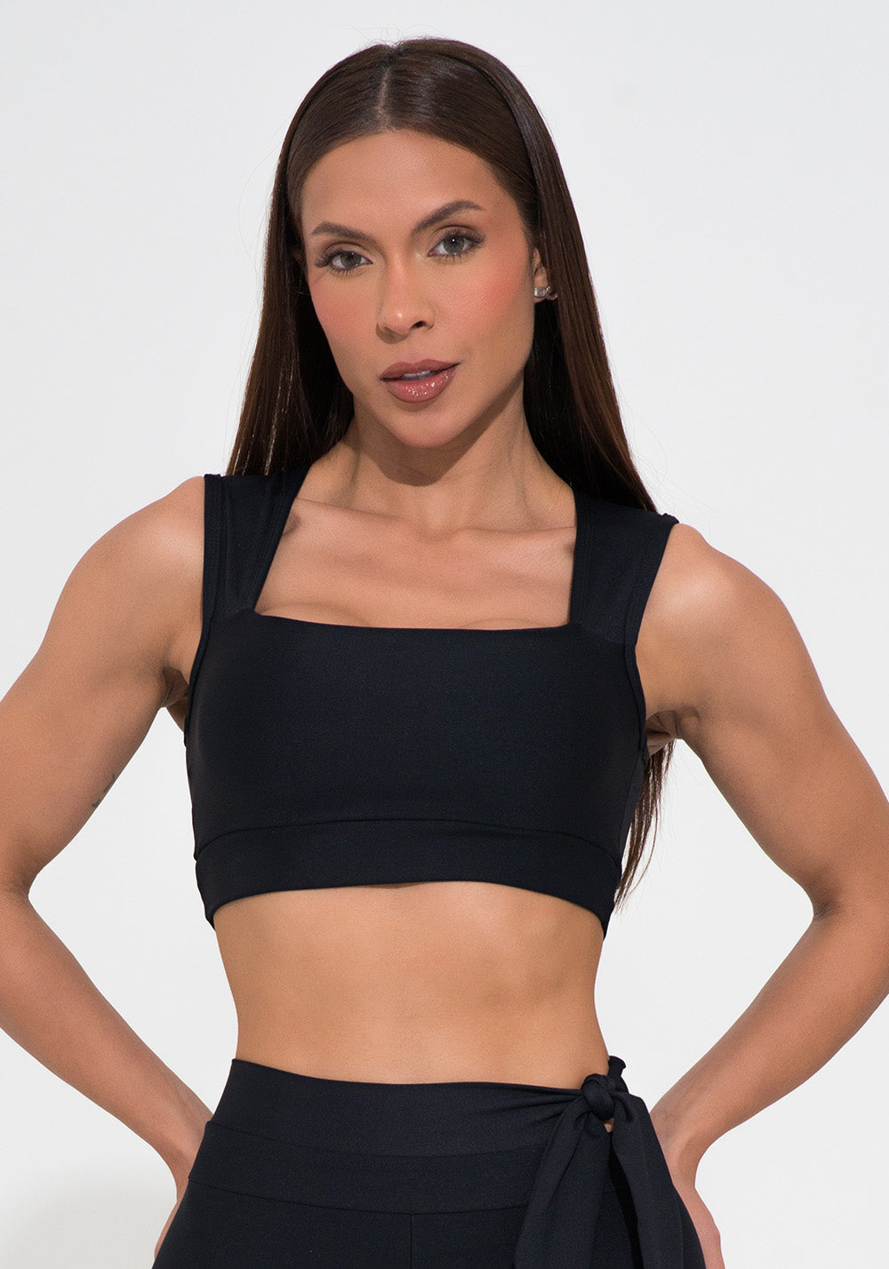 Top Fitness Feminino Preto Com Decote Action Dlk