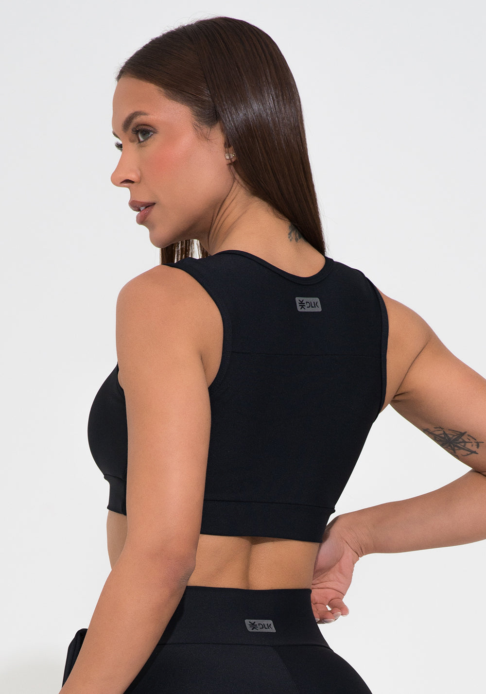Top Fitness Feminino Preto Com Decote Action Dlk