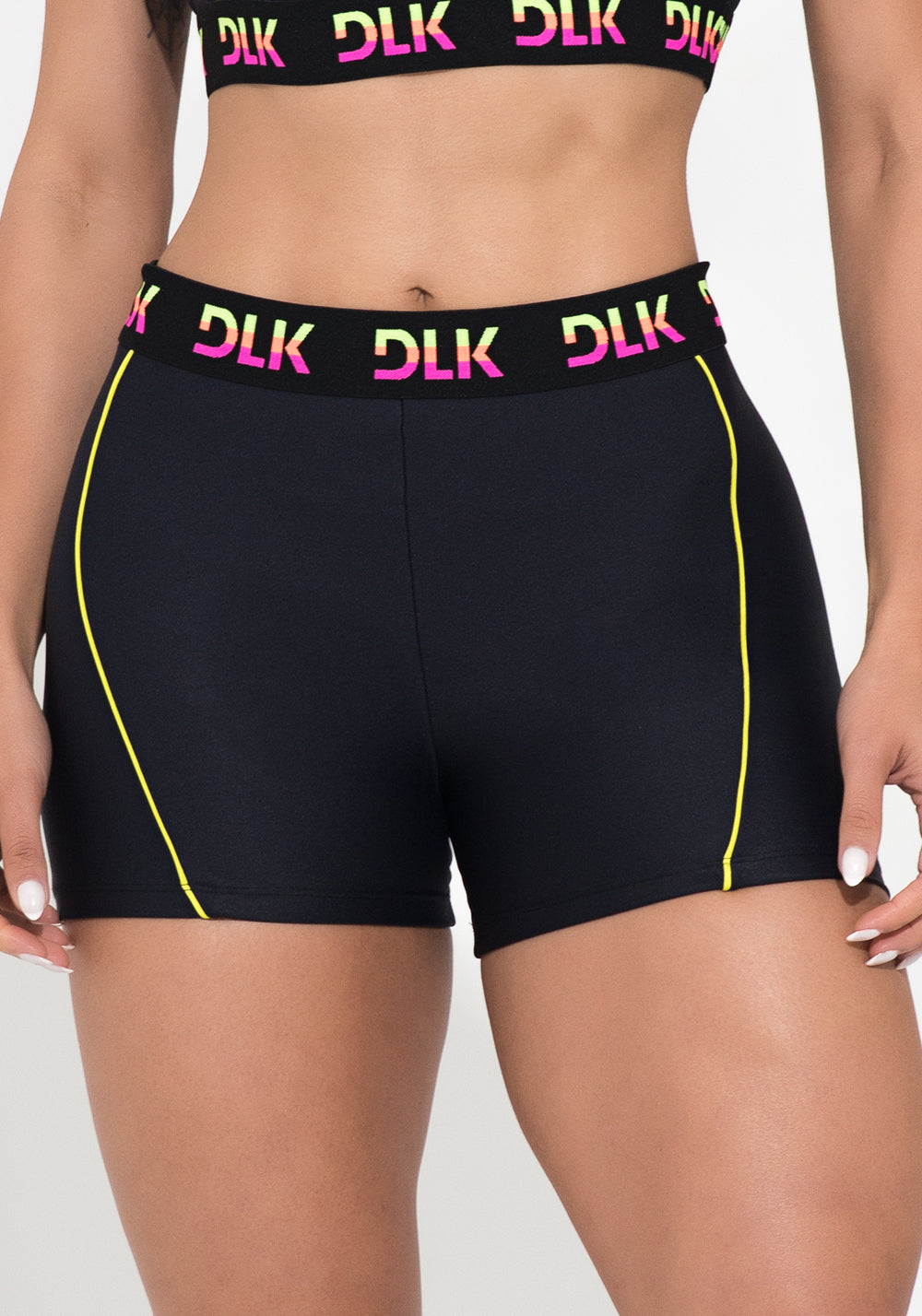 Short Fitness Feminino Preto Elástico Colorido Na Cintura Action Dlk