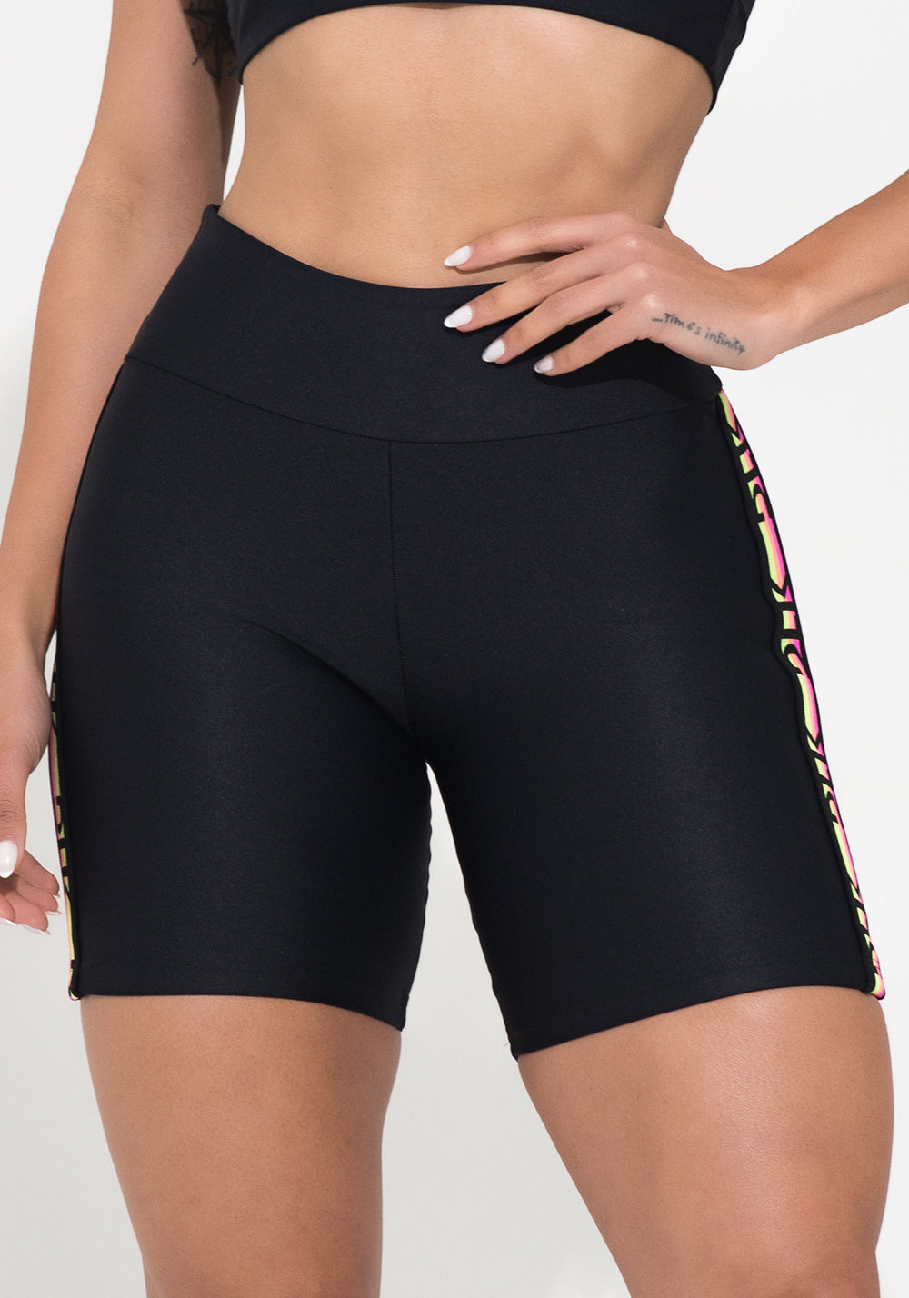 Bermuda Fitness Feminina Preta Elástico Lateral Colorido Action Dlk