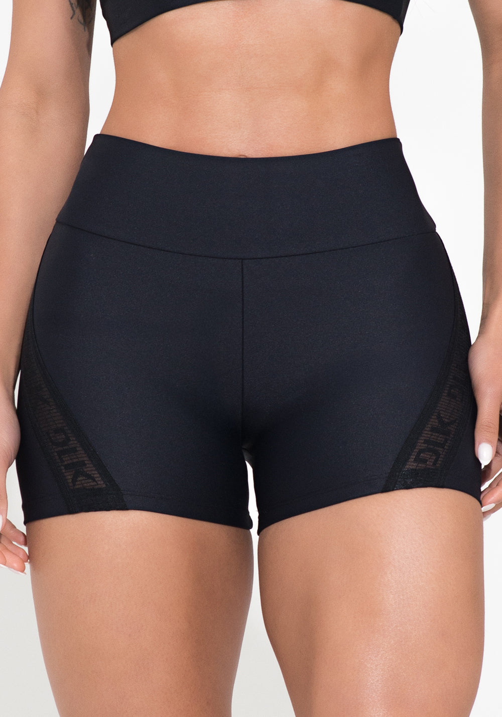 Short Fitness Feminino Preto Elástico Vazado Action Dlk