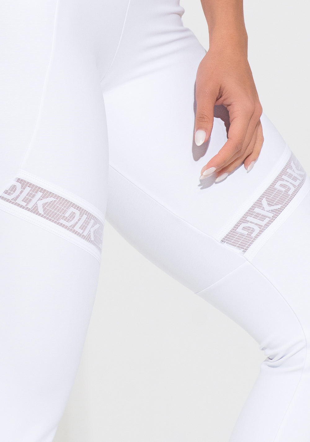 Legging Fitness Feminina Branca Com Recorte E Elástico Vazado Action Dlk
