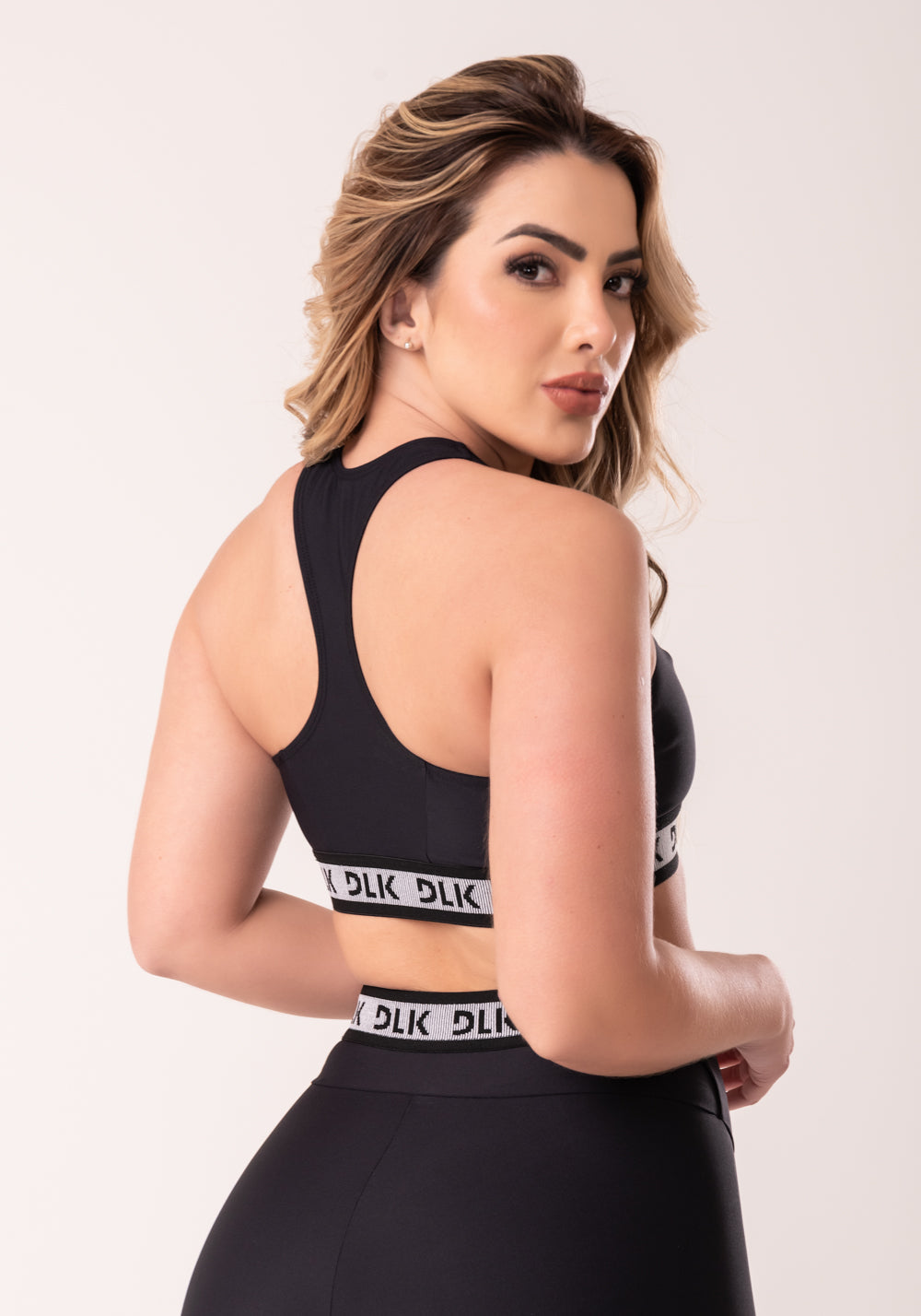 Top Fitness Feminino Nadador Preto Com Elástico Canelado Intense Dlk