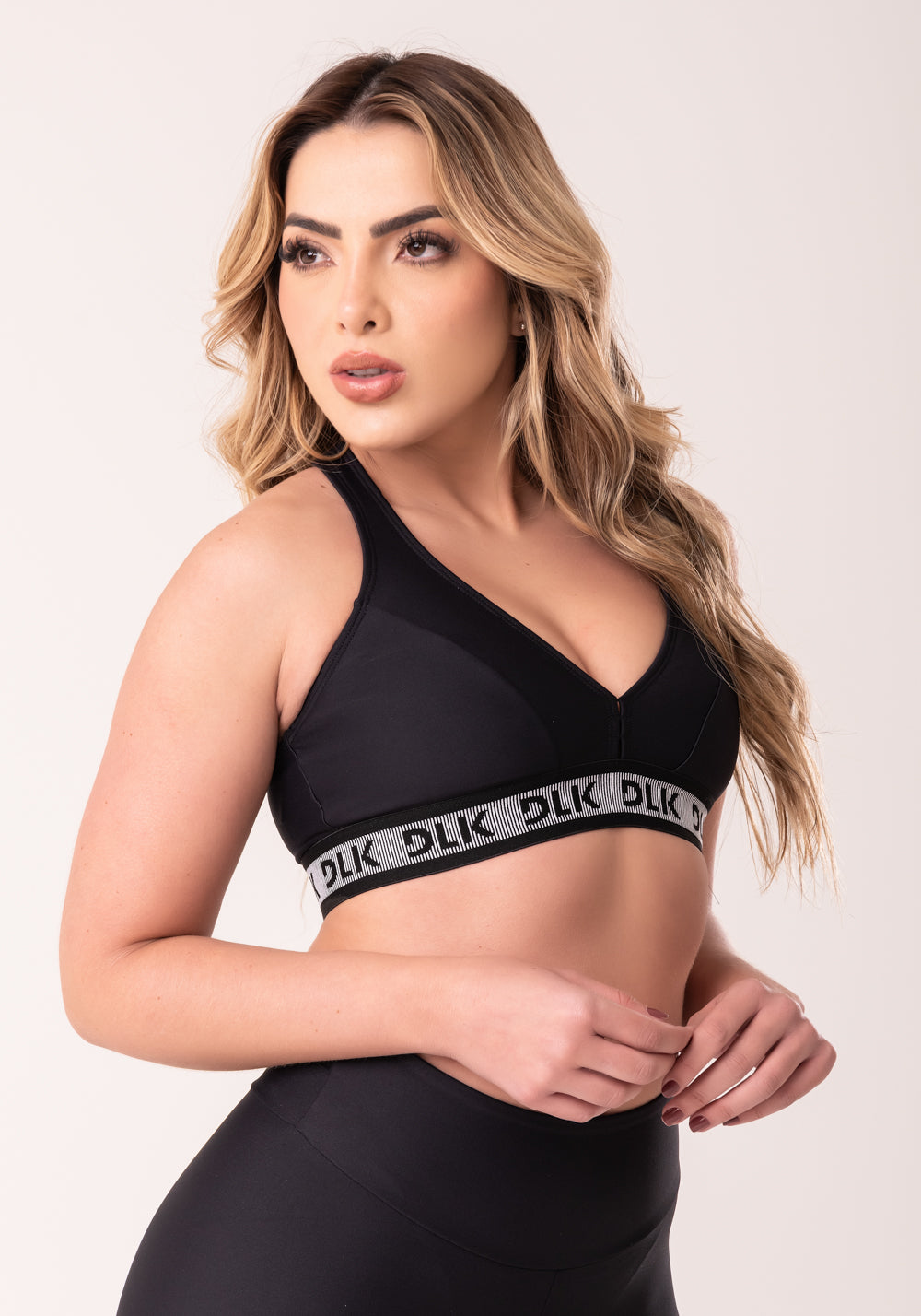 Top Fitness Feminino Nadador Preto Com Elástico Canelado Intense Dlk
