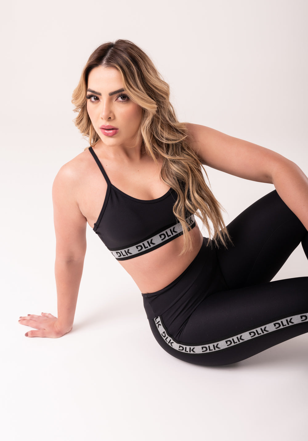 Top Fitness Feminino Preto Com Bojo E Elástico Canelado Intense Dlk