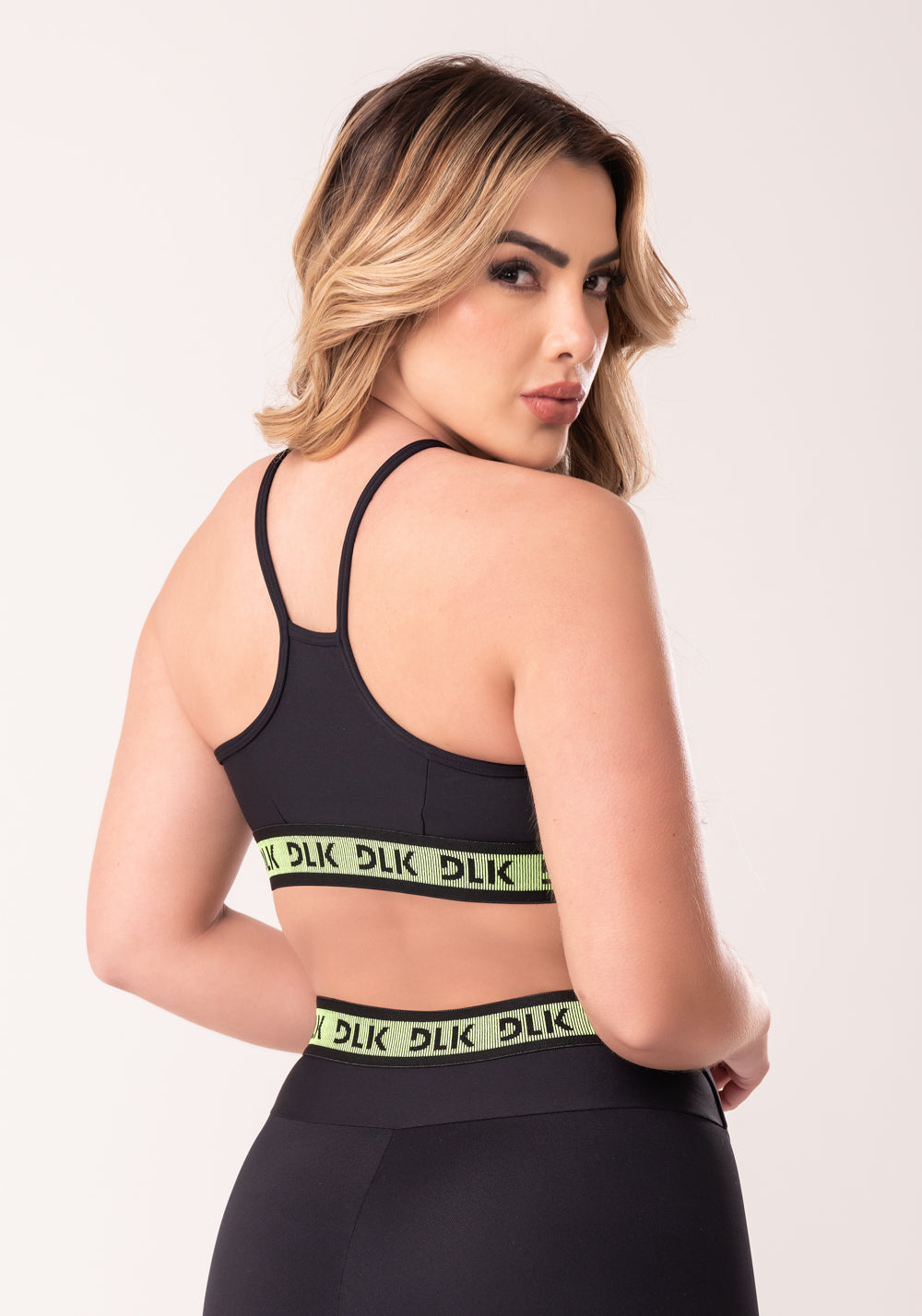 Top Fitness Feminino Preto Com Bojo E Elástico Canelado Neon Intense Dlk