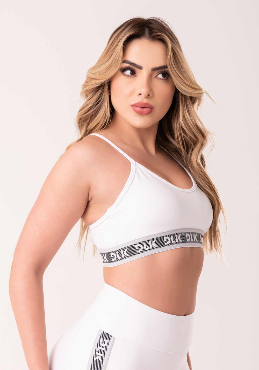 Top Fitness Feminino Branco Com Bojo E Elástico Canelado Intense Dlk