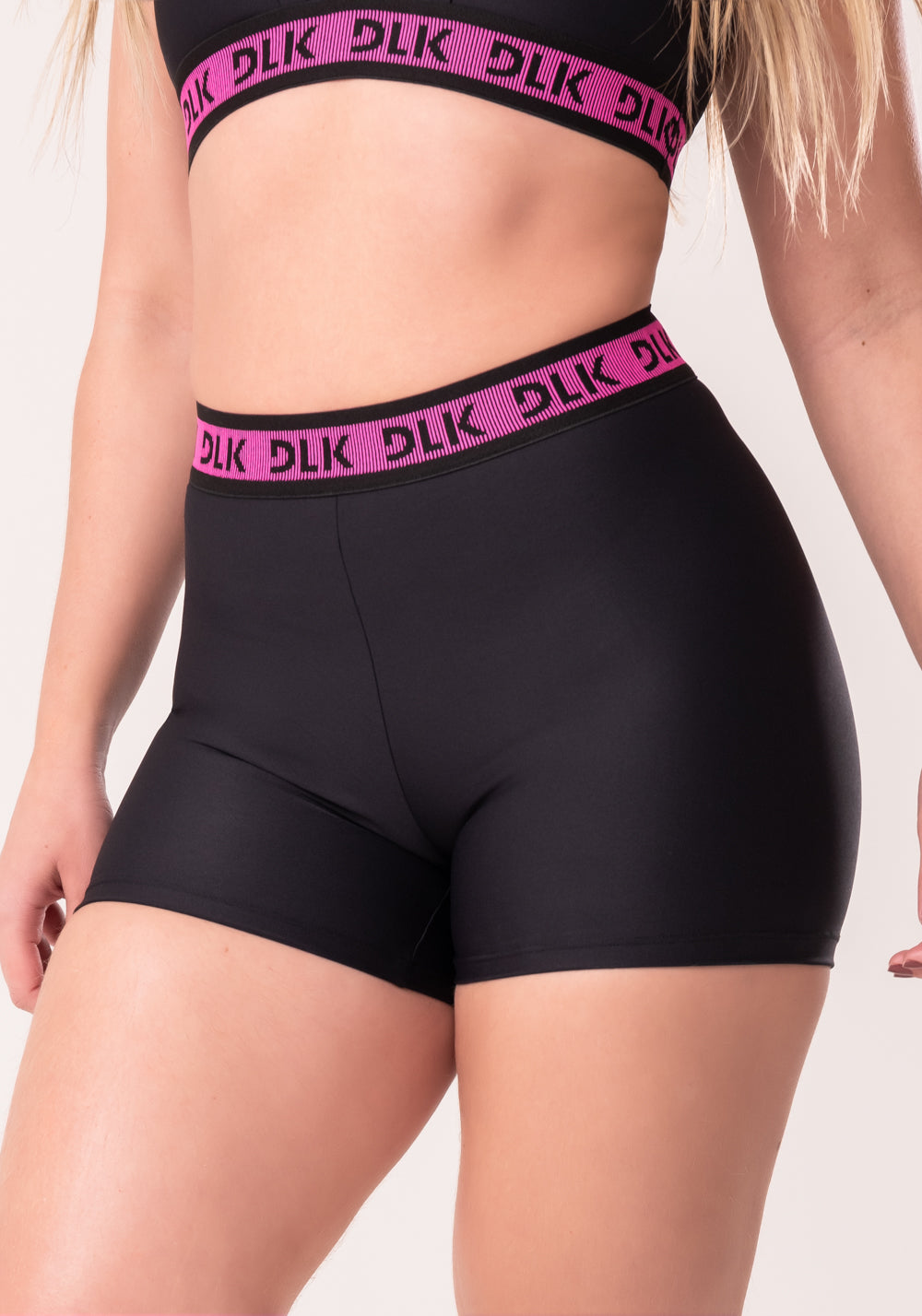 Short Fitness Feminino Preto Com Elástico Rosa Na Cintura Intense Dlk