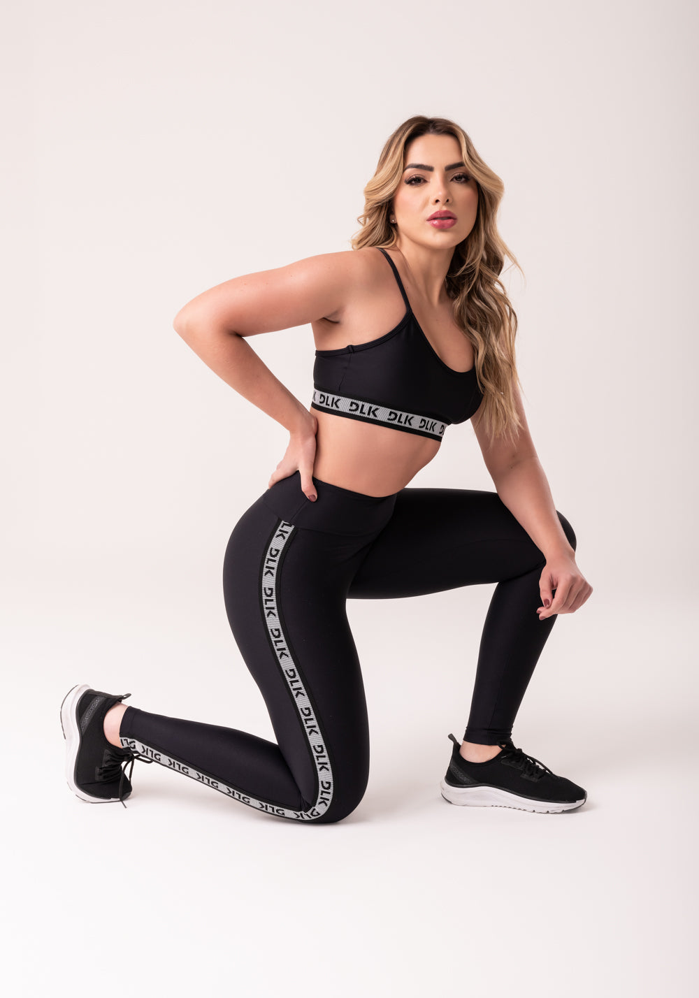Legging Fitness Feminina Preto Com Elástico Lateral Canelado Intense Dlk