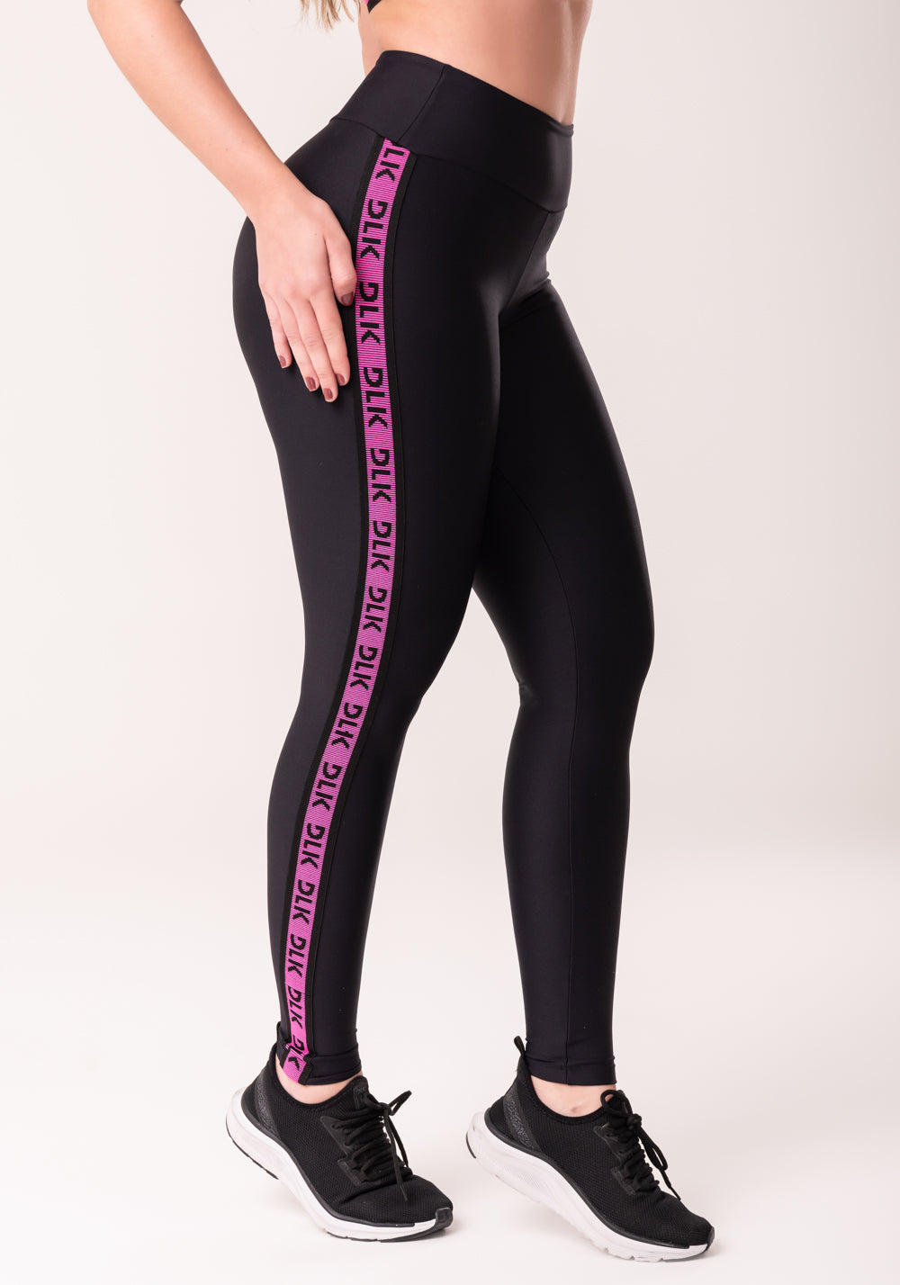 Legging Fitness Feminina Preto Com Elástico Lateral Canelado Rosa Intense Dlk
