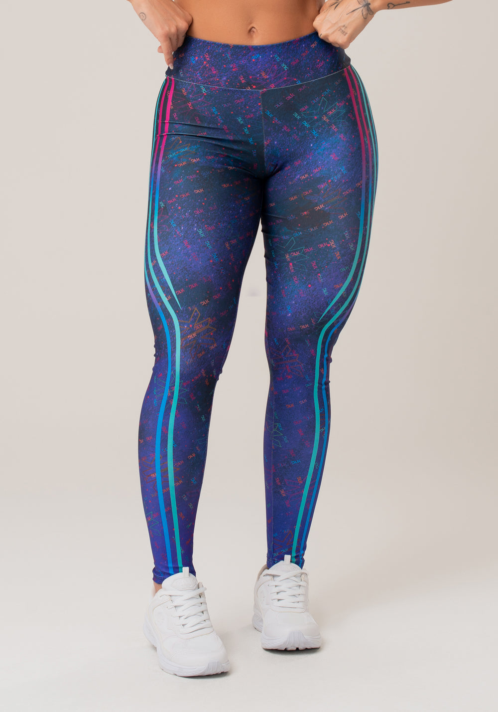 Legging Fitness Feminina New Printed Estampada Logomania Multicolorido Dlk