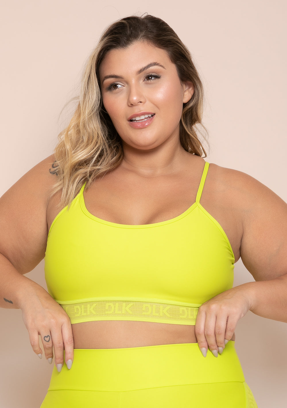 Top Fitness Feminino Lima Com Bojo Elástico Vazado Action Dlk