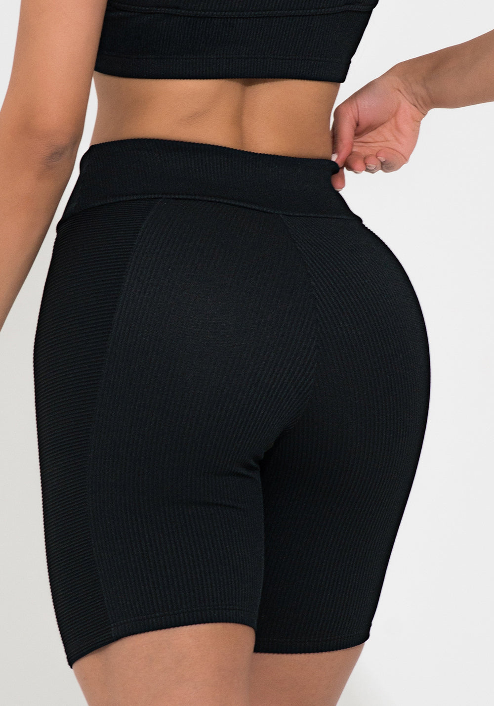 Bermuda Fitness Feminina Preta Canelada Com Recorte Action Dlk