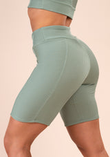 Bermuda Fitness Feminina Verde Canelada Com Recorte Action Dlk