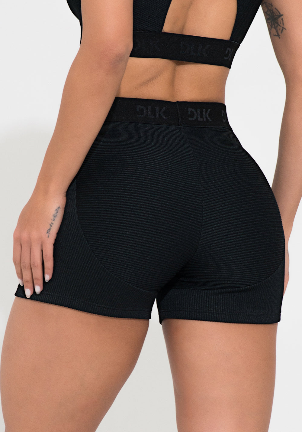 Short Preto Canelado Com Elástico Na Cintura Action Dlk