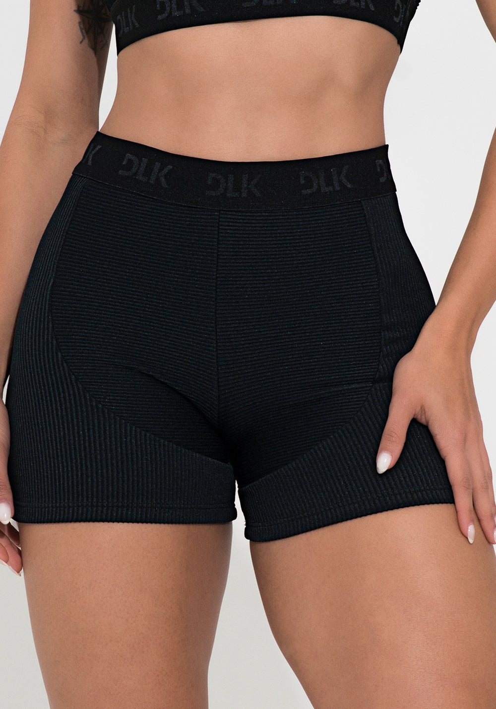 Short Preto Canelado Com Elástico Na Cintura Action Dlk