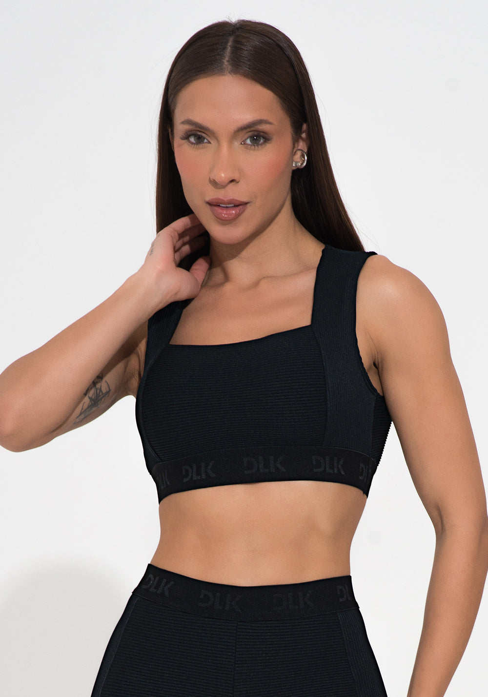 Top Fitness Feminino Preto Canelado Com Elástico E Detalhe Costas Action Dlk