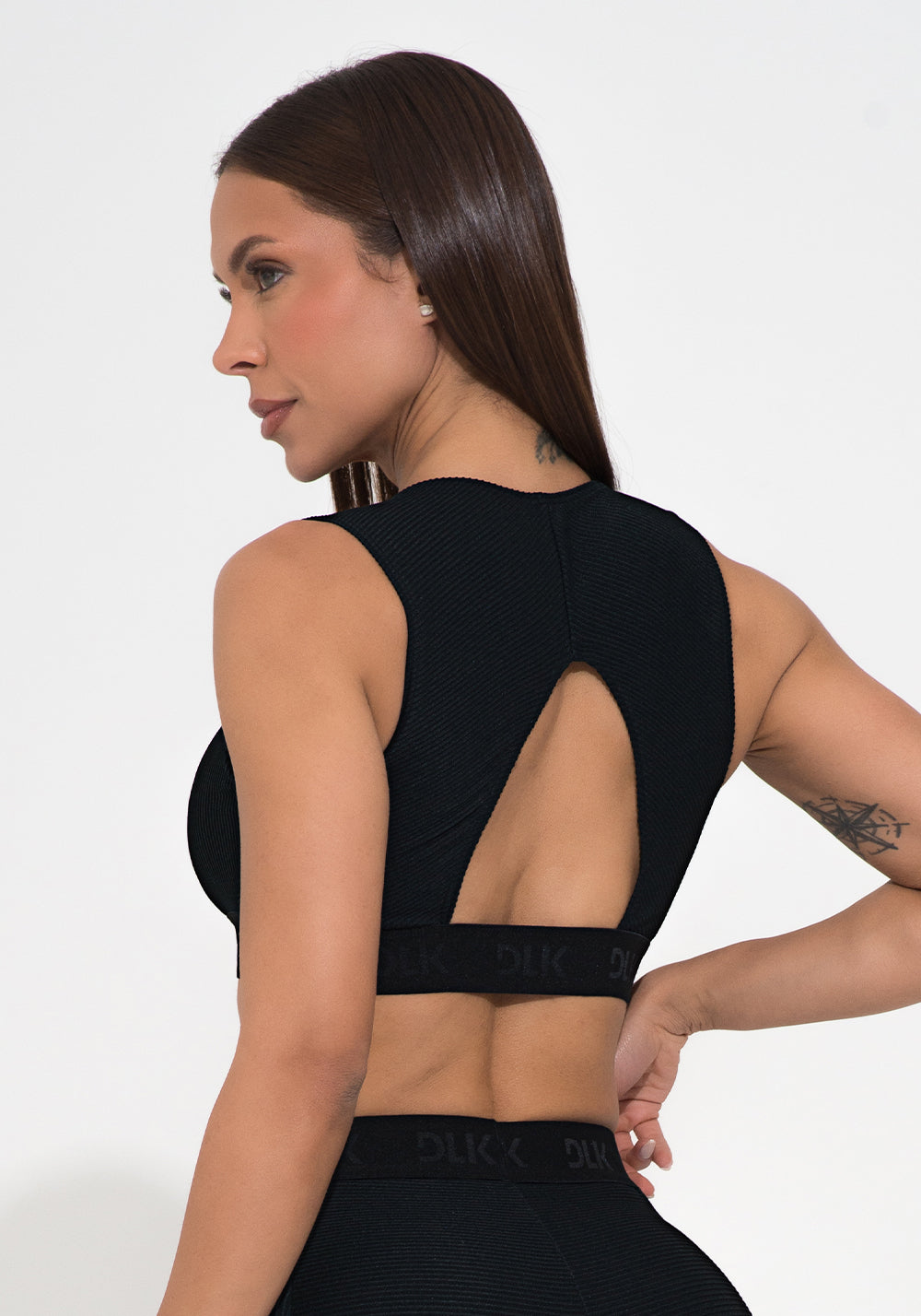 Top Fitness Feminino Preto Canelado Com Elástico E Detalhe Costas Action Dlk