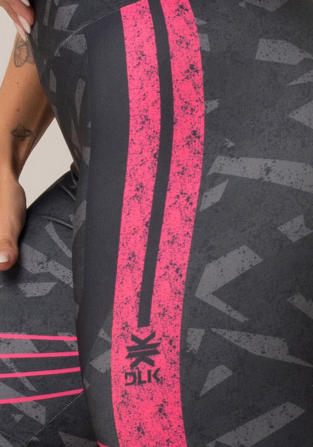 Bermuda Fitness Feminina New Printed Estampada Abstrato Pink Dlk