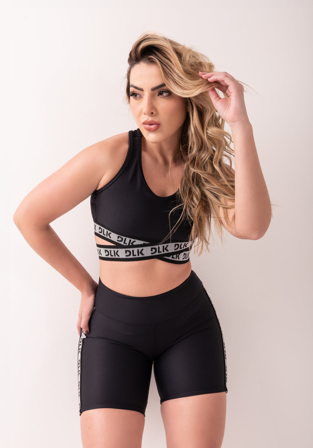 Top Fitness Feminino Preto Com Elástico Cruzado Canelado Intense Dlk