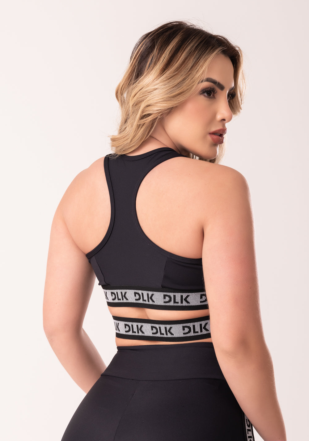 Top Fitness Feminino Preto Com Elástico Cruzado Canelado Intense Dlk