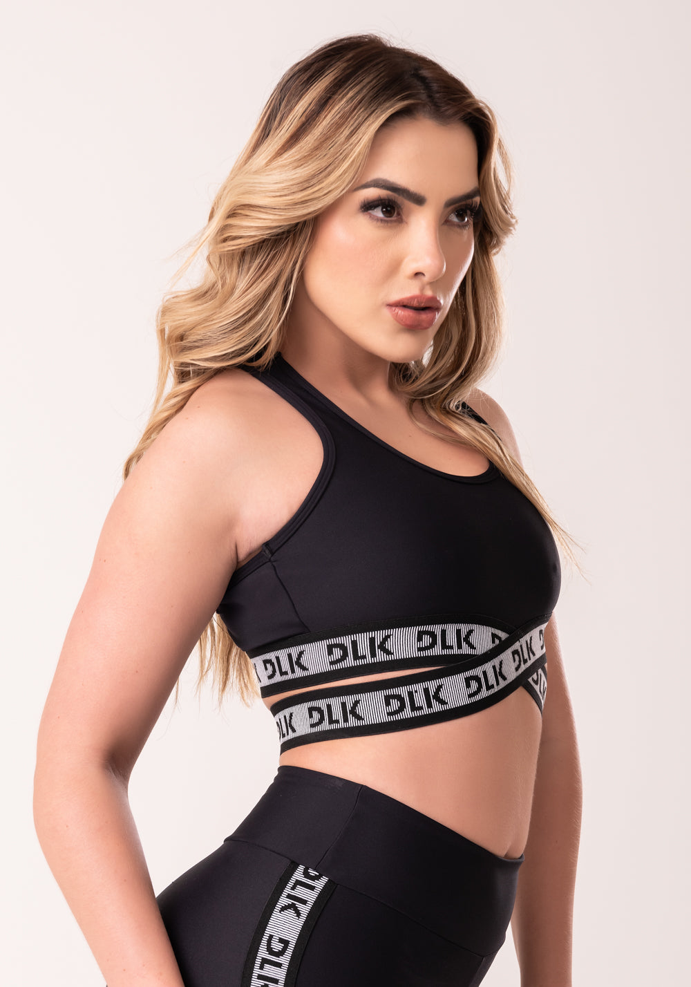 Top Fitness Feminino Preto Com Elástico Cruzado Canelado Intense Dlk