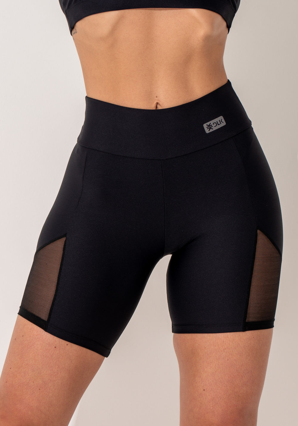 Bermuda Fitness Feminina Preto Com Recorte Em Tule Intense Dlk
