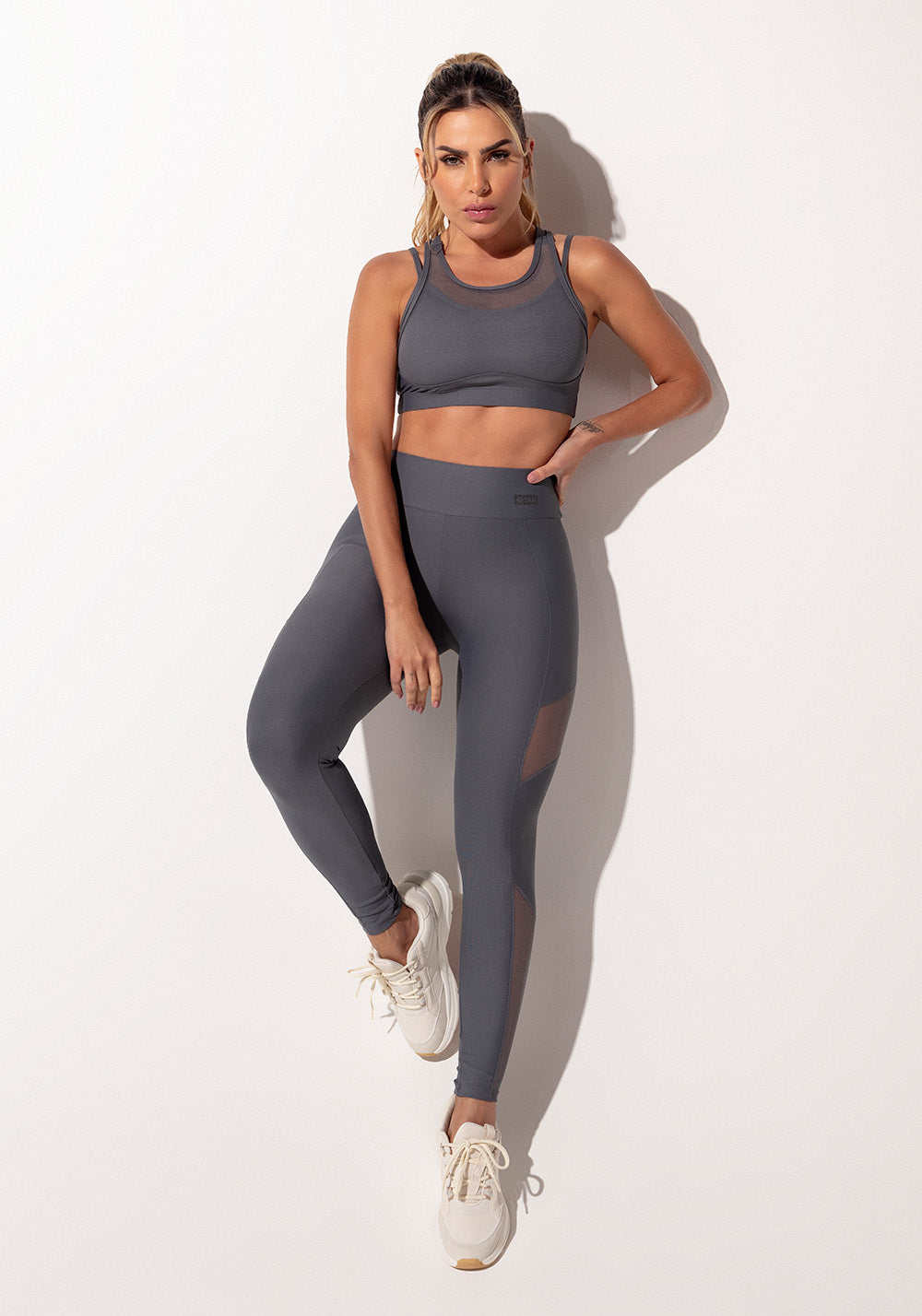 Legging Fitness Feminina Grafite Com Recortes Em Tule Intense Dlk