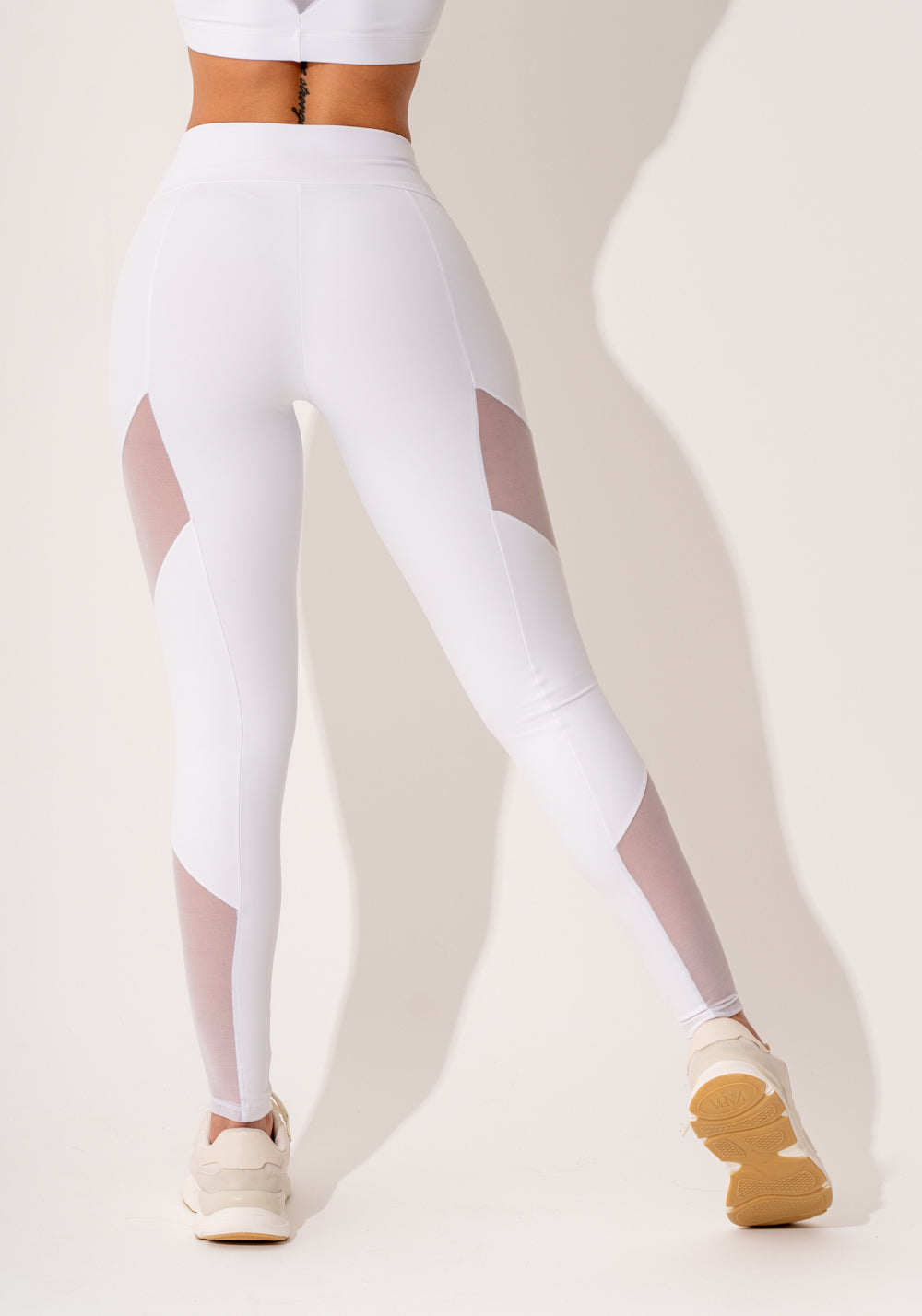 Legging Fitness Feminina Branco Com Recortes Em Tule Intense Dlk