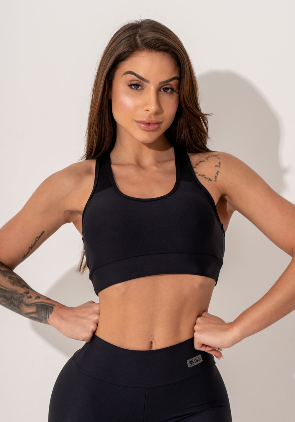 Top Fitness Feminino Nadador Preto Com Recortes Em Tela Intense Dlk