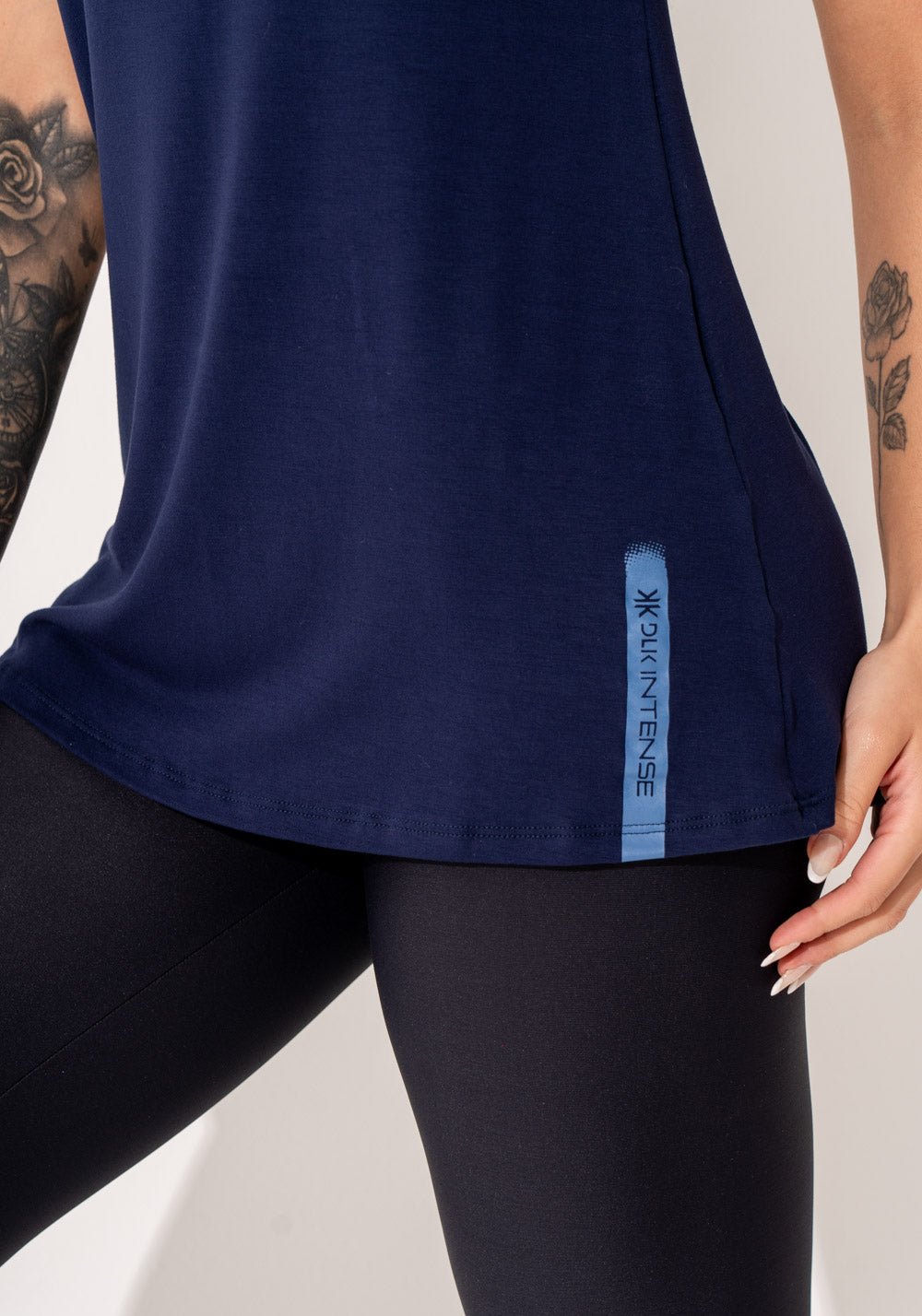 Blusa Fitness Feminina Marinho Viscolycra Com Silk Intense Dlk