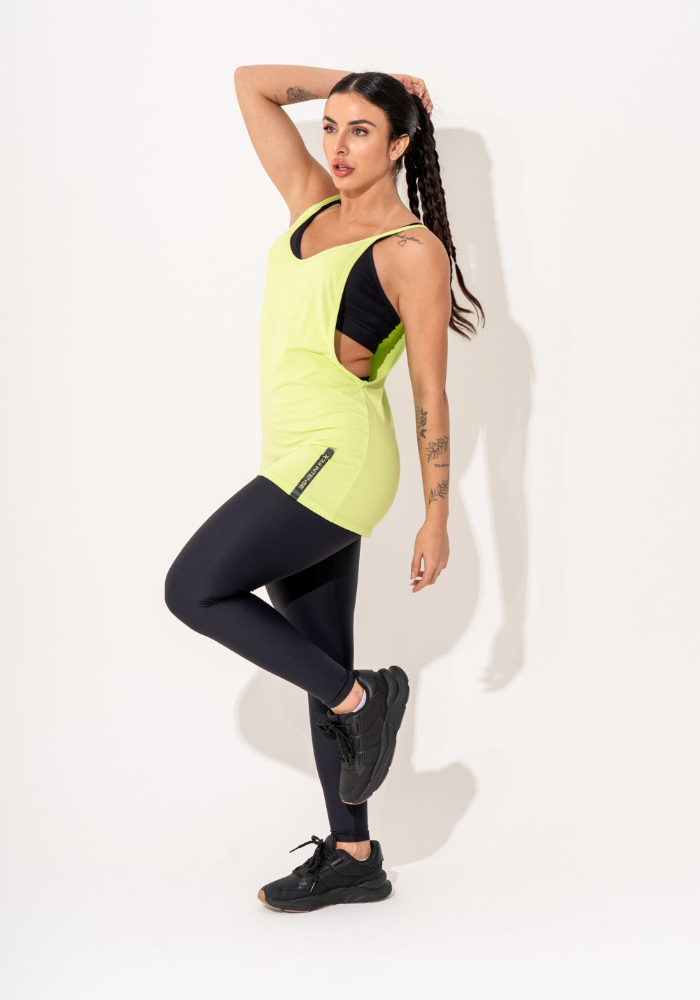 Camiseta Fitness Feminina Viscolycra Verde Limão Maxxi Cava com Silk Intense Dlk
