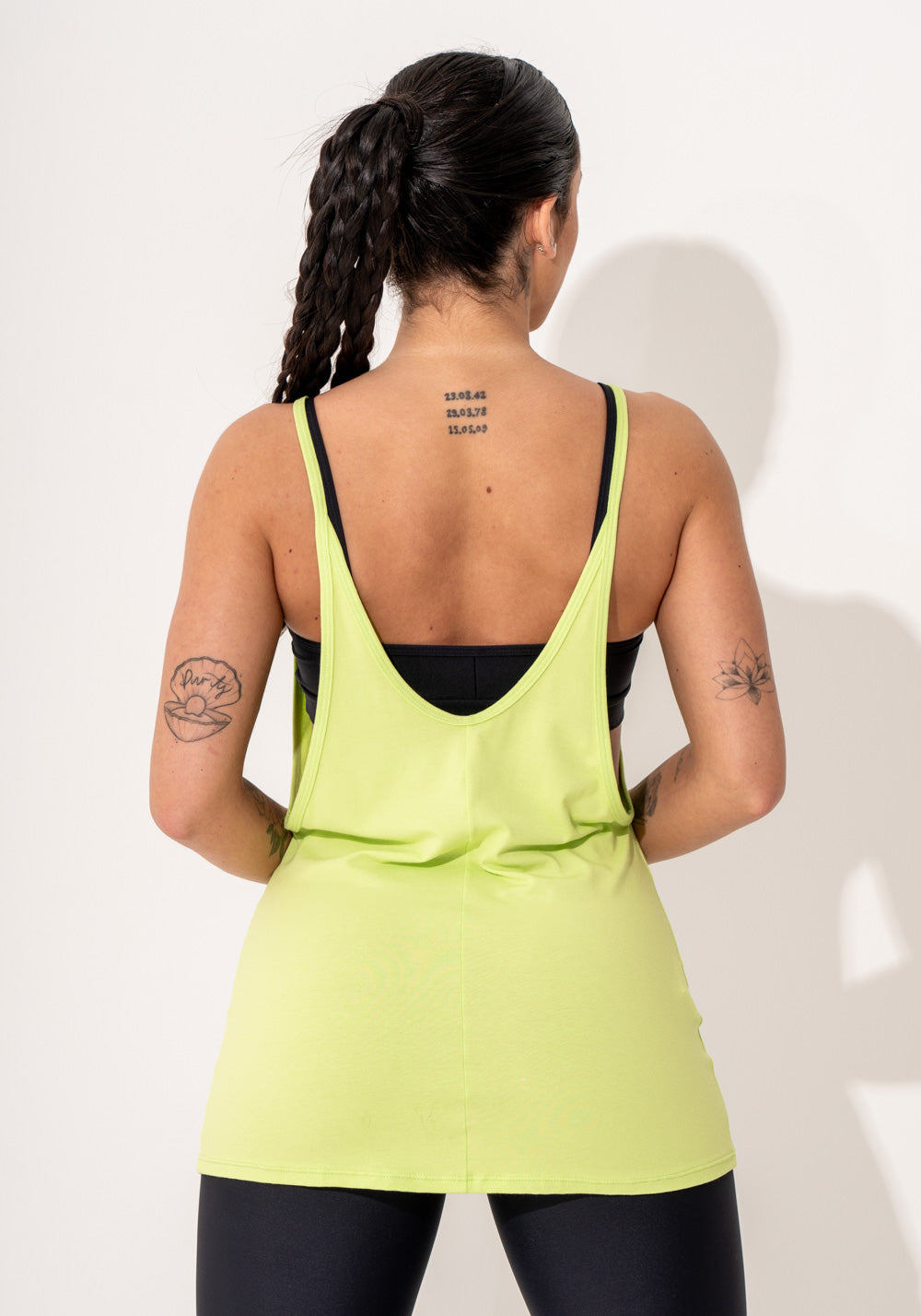Camiseta Fitness Feminina Viscolycra Verde Limão Maxxi Cava com Silk Intense Dlk