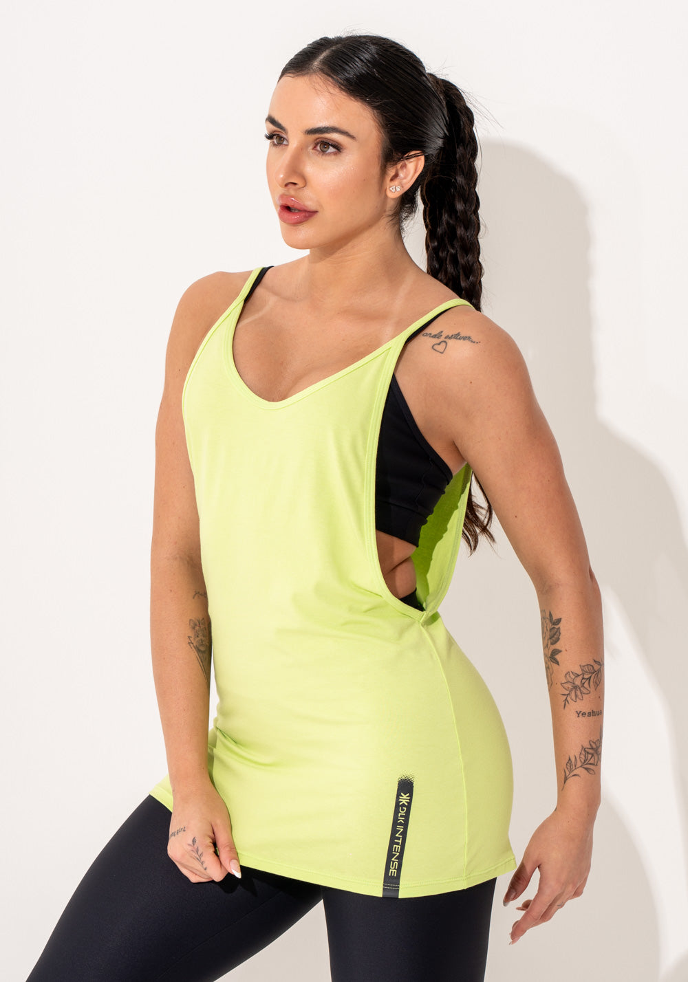 Camiseta Fitness Feminina Viscolycra Verde Limão Maxxi Cava com Silk Intense Dlk