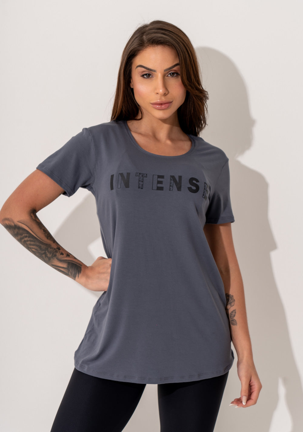 Blusa Fitness Feminina Cinza Viscolycra Com Silk Logomania Intense Dlk