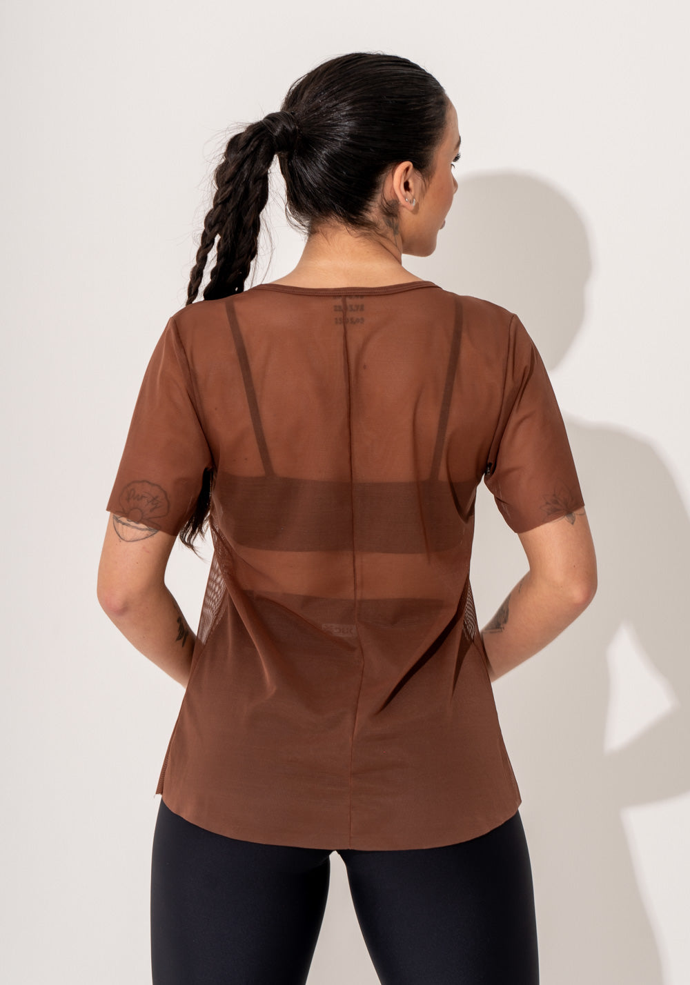 Blusa Fitness Feminina Manga Curta Tule Marrom Intense Dlk