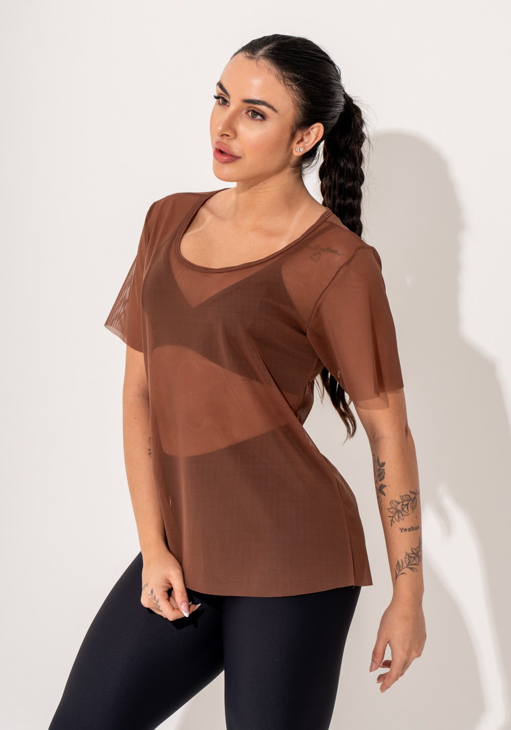 Blusa Fitness Feminina Manga Curta Tule Marrom Intense Dlk