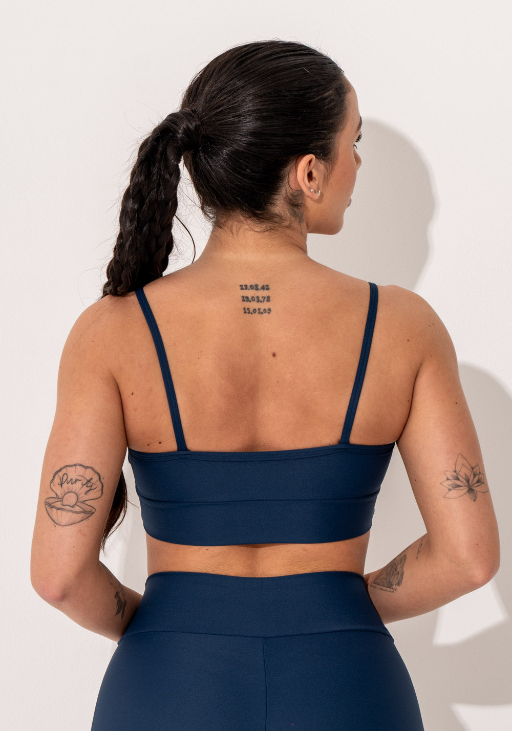 Top Fitness Feminino Marinho Com Tiras Frontais E Detalhe Em Tule Intense Dlk