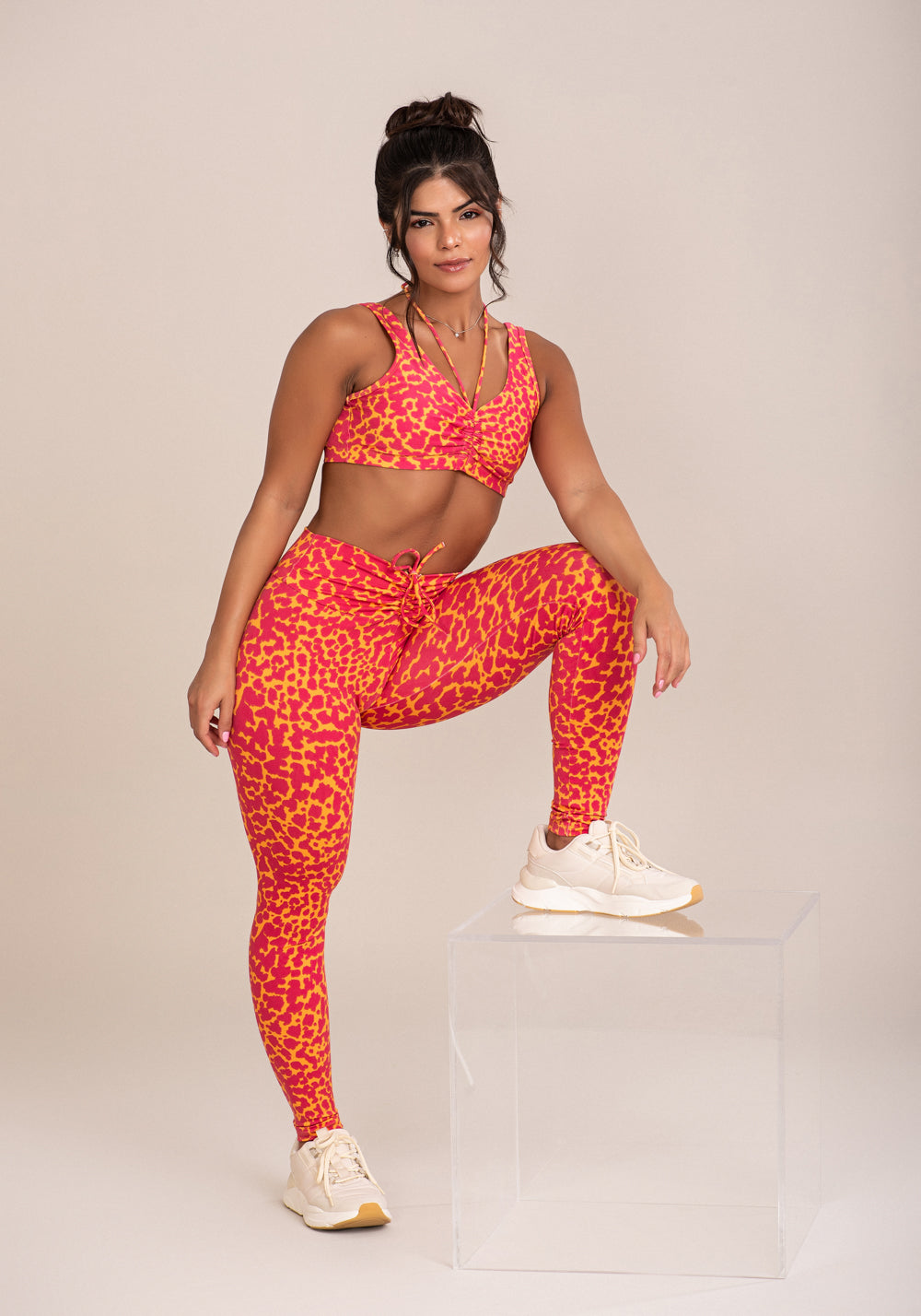 Top Fitness Feminino Euphoria Com Franzido E Amarração Estampa Spot Orange Dlk