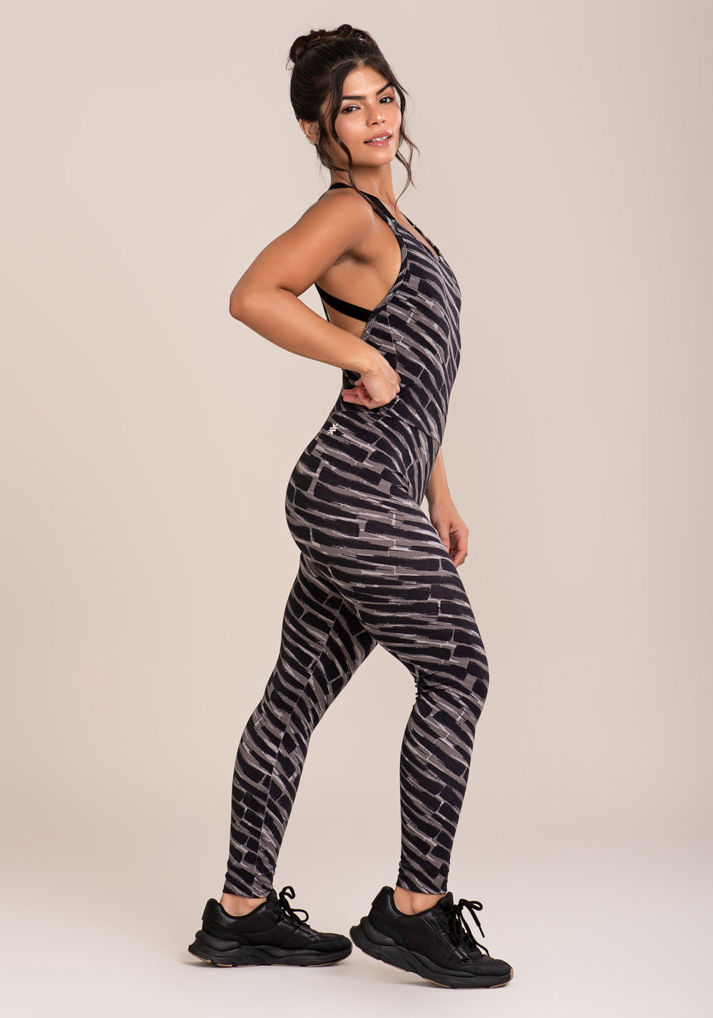 Macacão Fitness Feminino Euphoria Com Alça De Elástico Estampa Brush Black Dlk