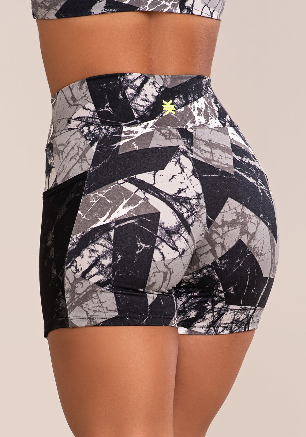 Short Fitness Feminino Euphoria Com Bolso E Tule Estampa Abstract Marble Dlk